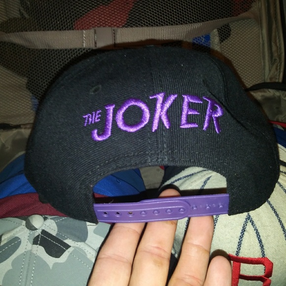 COPY - Marvel Joker hat/ bought it from Comic-Con - Picture 2 of 3